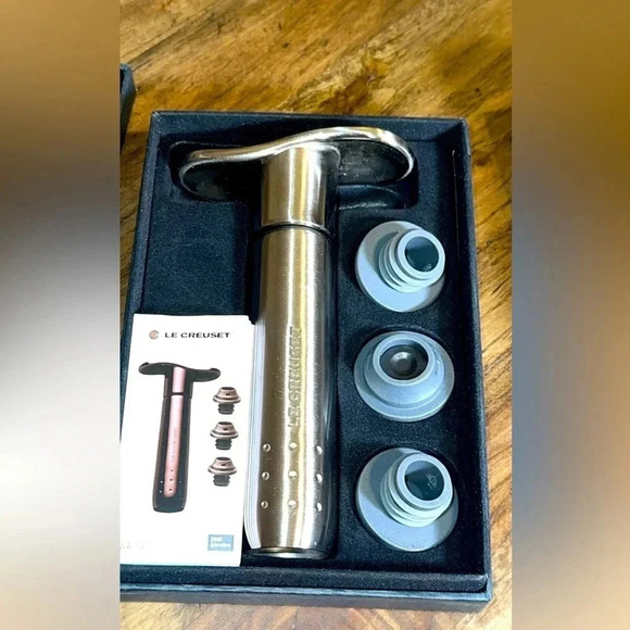 NWT Le Creuset WA-137AS Metal Wine Pump Preserves Open Wine (Stainless Steel) - Picture 4 of 11